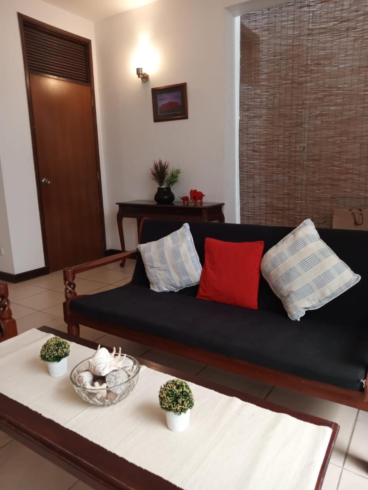 Chelsea Villa Bnb Коломбо Экстерьер фото